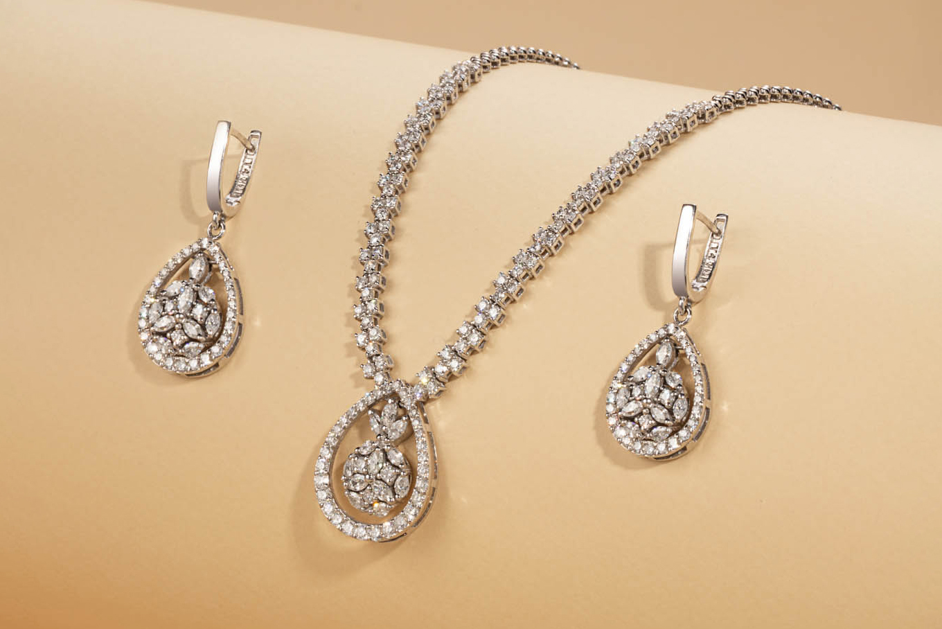 عکاسی تخصصی طلا و جواهر